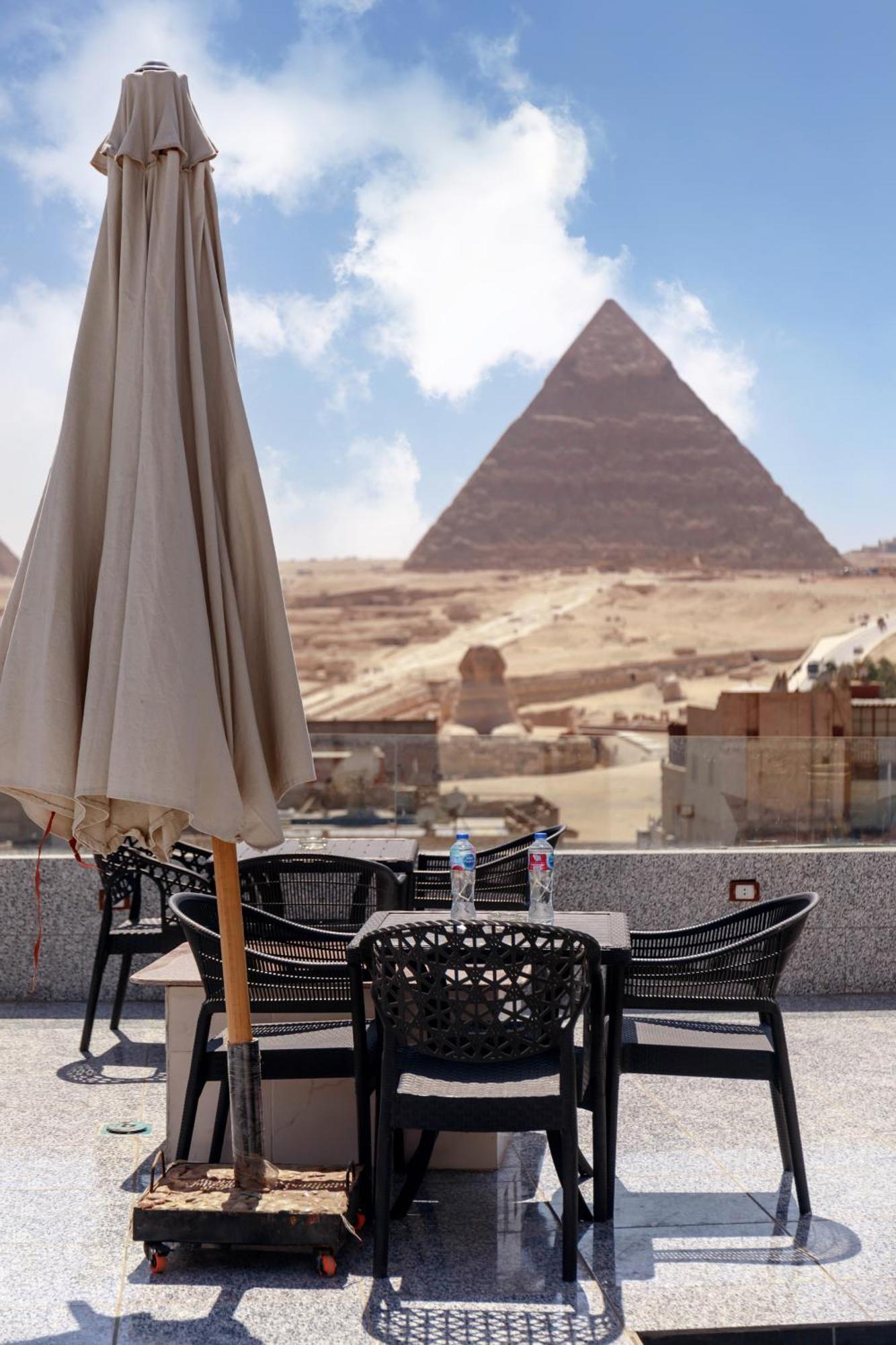 Pyramids Middle Eastern Family View Hotel Le Caire