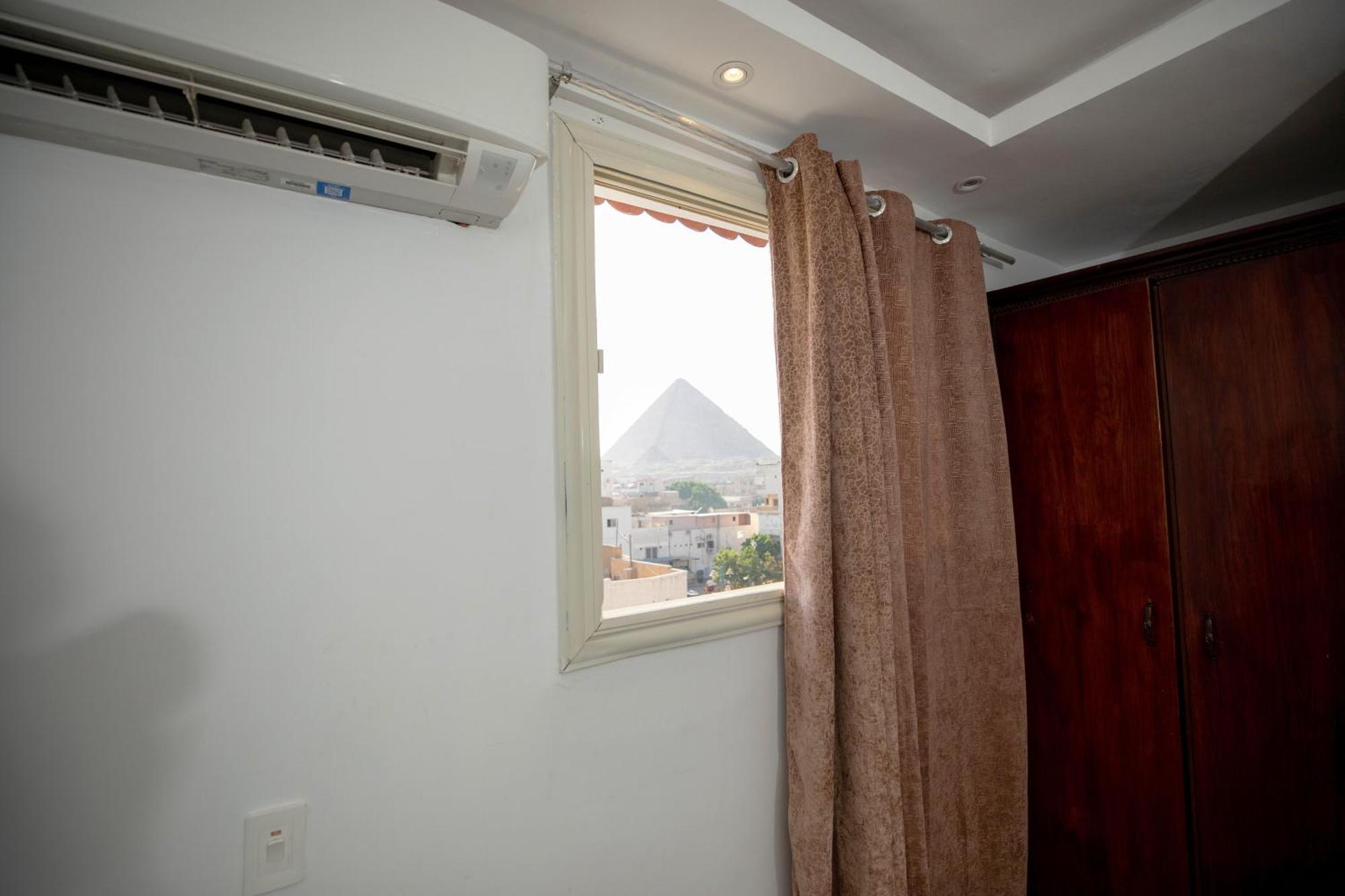 Pyramids Middle Eastern Family View Hotel Le Caire