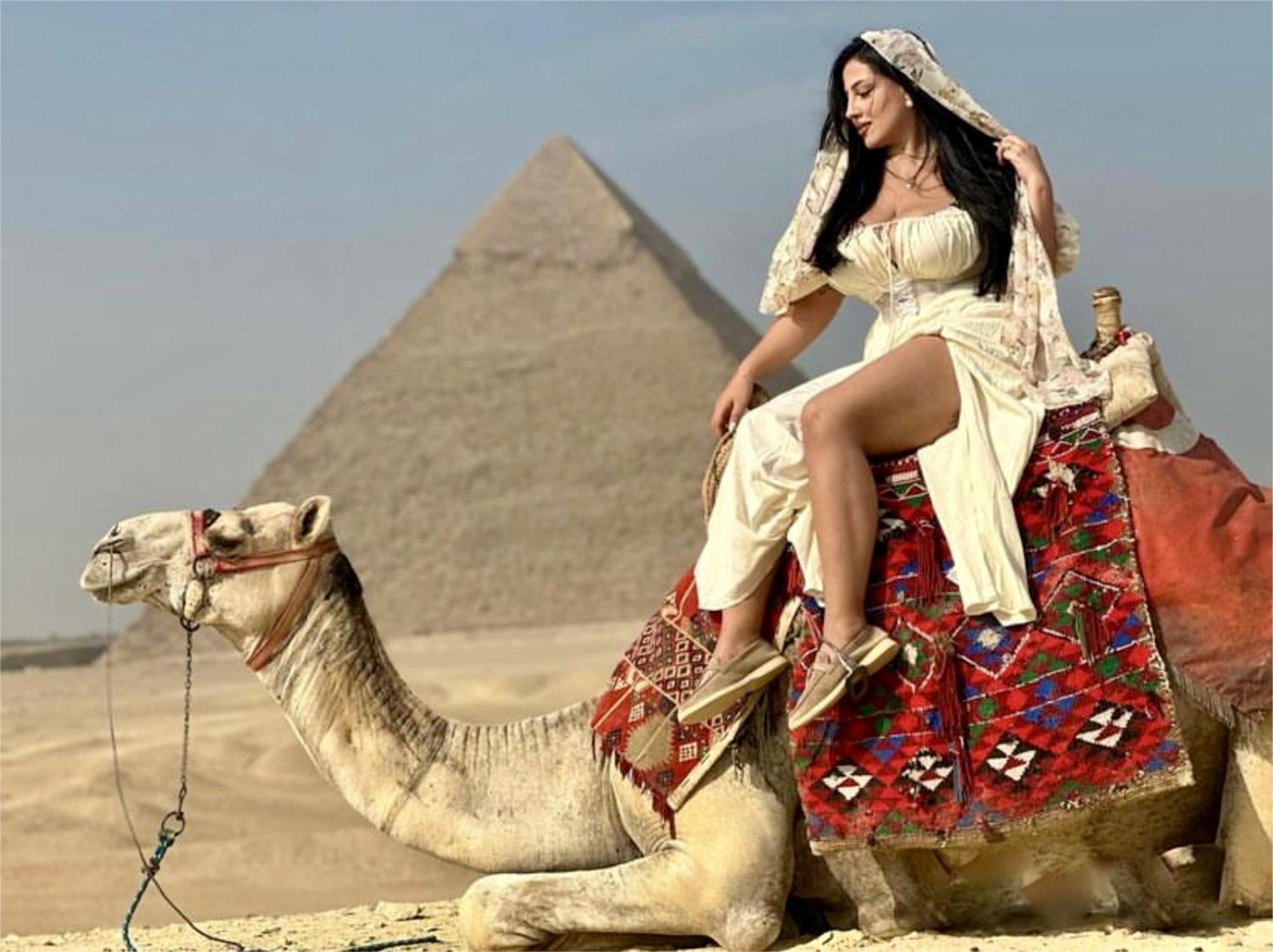 Pyramids Middle Eastern Family View 4*